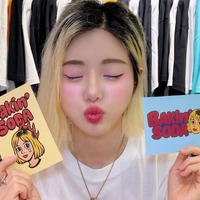 「虐待された子犬みたい」と自虐も…頭髪トラブルをユーモアに昇華しTシャツ作成、DJ SODAのたくましさ 画像
