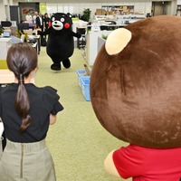 全力疾走で登場し、周囲の度肝を抜いたくまモン(中央)©2010 熊本県くまモン©MBS
