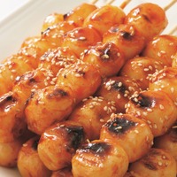 焼鳥屋の赤たれ団子　1本　220円（税込）