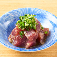 鰹の塩ユッケ（税込439円）