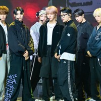 TWICE・Stray Kids事務所所属のNEXZ、先輩との“眼福すぎる共演SHOT”が話題！「推しと推しが…」【PHOTO】