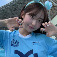 韓国サッカーチア、“へそピ”に目が行く腹チラSHOTにファン悶絶！健康的なクビレに反響多数【PHOTO】