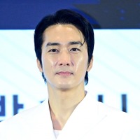 惜しみなく愛情を表現してきた母の突然の訃報で…ソン・スンホン、インタビュー中止に 画像