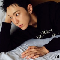 SEVENTEEN・ホシ、“入隊前最後”の雑誌撮影で魅せた感性的オーラ「CARATを思うと時間を無駄に過ごせない」【PHOTO】