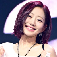 はち切れそう…ジュリー、グラマラスボディの“ピチッ”とキャミ姿に釘付け！「同じ人間とは思えない」【PHOTO】