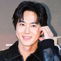 EXO・スホ、新曲『Medicine』MV公開！ミュージカル風演出で“恋の感情”をカラフルに表現 画像