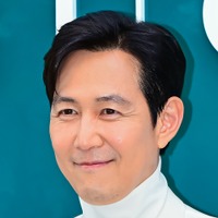 『イカゲーム』イ・ジョンジェ、17歳下女優と“ディスり合い”!?ドラマ『憎たらしい恋』ティザー公開
