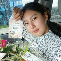 もはや別人…父は元サッカー韓国代表、母は女優の18歳ゴルファー　芸能人顔負けの美貌でファン圧倒【PHOTO】 画像