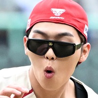 「危うく大事故」韓国俳優の“暴投”始球式が物議、子どもへの配慮不足と非難　過去には全裸・タバコ騒動