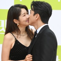 韓国女優が披露した日焼けビキニ姿に「43歳ママとは思えない」の声