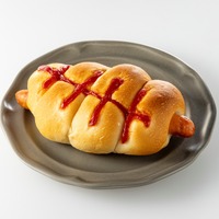 くるくるソーセージロール（税込181.44円）