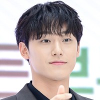 俳優イ・ドヒョン、除隊後の復帰作が決定！Netflix新ドラマで“慰霊ホテル”の若社長役に 画像