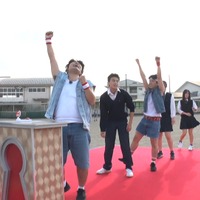 左）岡部大／中央）秋山寛貴『新しいカギ』（C）フジテレビ