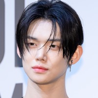 「水も滴るいい男…」TXT・ヨンジュン、雨に濡れた無防備ショットで視線を独占【PHOTO】