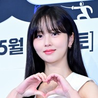 『太陽を抱く月』名子役キム・ソヒョン（26）、肩出しワンピ姿で洗練された美しさ披露【PHOTO】