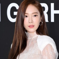 見えるというより見せてる？元少女時代・ジェシカ、“アンダーウェアくっきり”の薄手トップスで魅了【PHOTO】