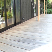 1階の建築事務所の外、幅が2メートルもあるデッキ@MBS_fan