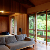 ラワン材を壁材に再利用するなど、古いものを残しながら“住み継ぐ”ためにアップデートしている@MBS_fan