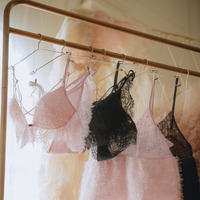 フラッフィーシフォンノンワイヤーブラ/カラー:ピンク・ブラック(全2色)