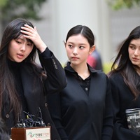 敗訴したNewJeans、もはや味方はいないのか 韓国最大の芸能マネジメント団体も「妥当な結果だ」 画像