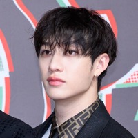 「落としにきてる」Stray Kids・バンチャン、素肌チラ見せの“爆イケSHOT”でファンを虜に！【PHOTO】