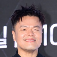 “TWICEの生みの親”が習近平主席と対面！韓国大統領を挟んだ豪華SHOTに驚愕