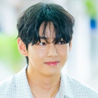 BTS・V、日本スキンケアブランド「Yunth」の新アンバサダーに就任！“V効果”で株価急騰