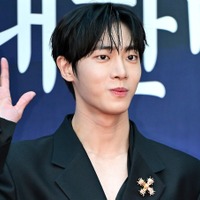 「心の準備が…」イケメン俳優チュ・ヨンウ、筋肉バキバキの“上半身SHOT”にファン騒然【PHOTO】