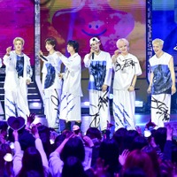 &TEAM、韓国音楽番組で“2冠”の快挙！爆発的な人気で韓国デビュー直後から快進撃続く「夢のよう」