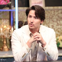 伊礼彼方『酒のツマミになる話』（C）フジテレビ