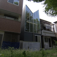 建坪たったの11坪！育ち盛り3人が暮らす家は「勝手に片付く」仕掛けだらけ『住人十色』 画像