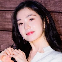「年齢不詳…」Red Velvet・アイリーン、ランジェリー風衣装で魅せる“大人の色香”にうっとり【PHOTO】