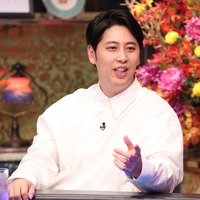 屋敷裕政（ニューヨーク）『酒のツマミHANARE』©フジテレビ