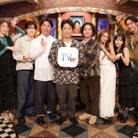 左から)新田ゆう、西山智樹、屋敷裕政(ニューヨーク)、後藤輝基(フットボールアワー)、嶋佐和也 (ニューヨーク)、まぁみ、汐見まとい(yosugala)、近藤頌利『酒のツマミHANARE』©フジテレビ