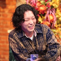 嶋佐和也（ニューヨーク）『酒のツマミHANARE』©フジテレビ