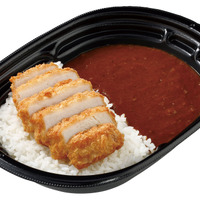 【従来品】「カツカレー(中辛)」(税込 697 円)