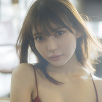 似鳥沙也加 最新電子作品『ふれあ、』『ふりる。』を2冊同時発売（C）KADOKAWA