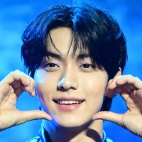 TXT・スビン、高レベルな年上女性の誘惑法に感嘆！恋愛リアリティ番組を見守る姿が話題