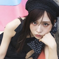 AKB48・小栗有以1stフォト＆スタイルブック『AB型の左利き』撮影/大辻隆広（C）宝島社