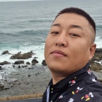 死因は不明のまま…35歳の若さで突然この世を去った登録者24万人の韓国ユーチューバー、1周忌