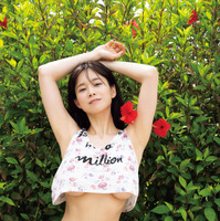 『真田まことファースト写真集 スペルバウンド 』(徳間書店)/ 撮影:野澤亘伸