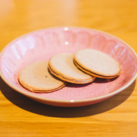 THE DROS「サンドクッキー（マスカルポーネ＆ヘーゼルナッツ）」【撮影／平木昌宏】