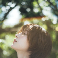 『岡崎紗絵 カレンダーブック2026』　（C）宝島社