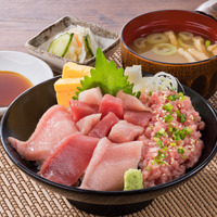 本まぐろ丼（税込２,６２９円）