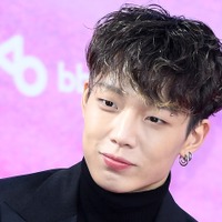 突然「1カ月後に子どもが生まれる」と結婚＆妊娠を発表しファンを驚かせた韓国アイドル、除隊