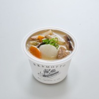 利尻昆布だしの鶏肉と野菜たっぷり柚子香るお雑煮　756円(税込)