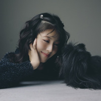 『浜辺美波カレンダー2026.04－2027.03』（C）KADOKAWA