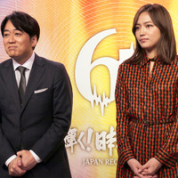 （左から）安住紳一郎アナ＆川口春奈【撮影／新里陽子】
