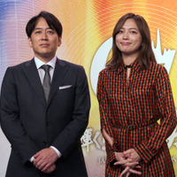 （左から）安住紳一郎アナ＆川口春奈【撮影／新里陽子】