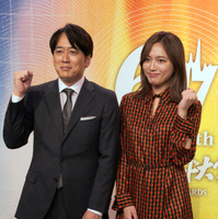 （左から）安住紳一郎アナ＆川口春奈【撮影／新里陽子】